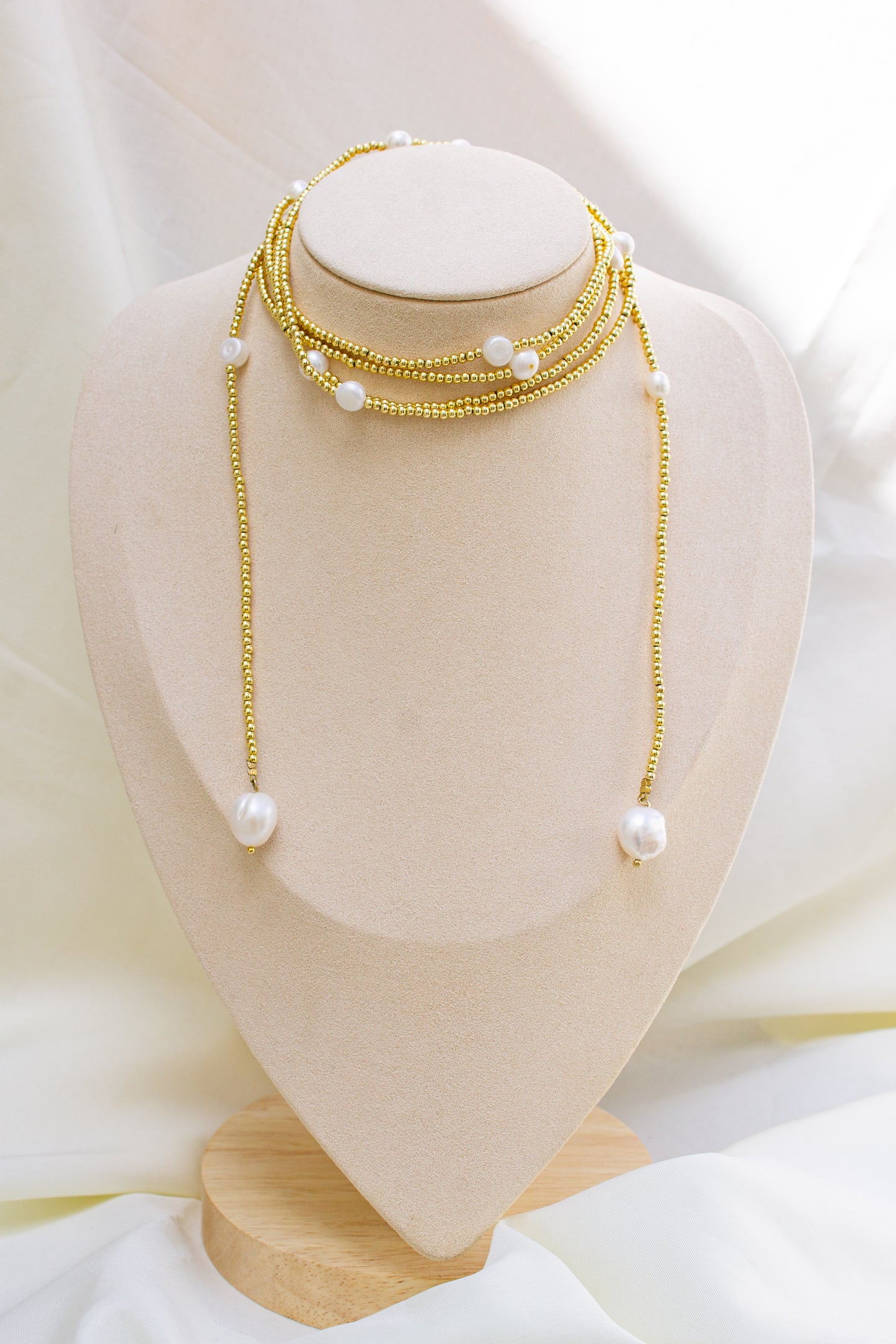 Collar infinito dorado