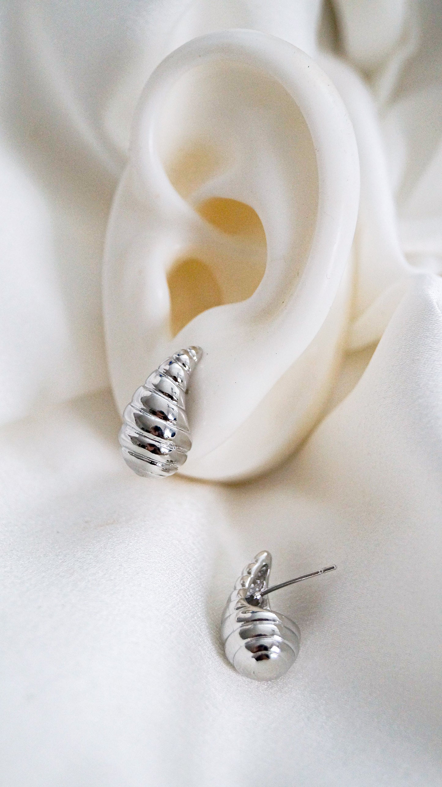 Aretes Estonia minis grabadas plateadas