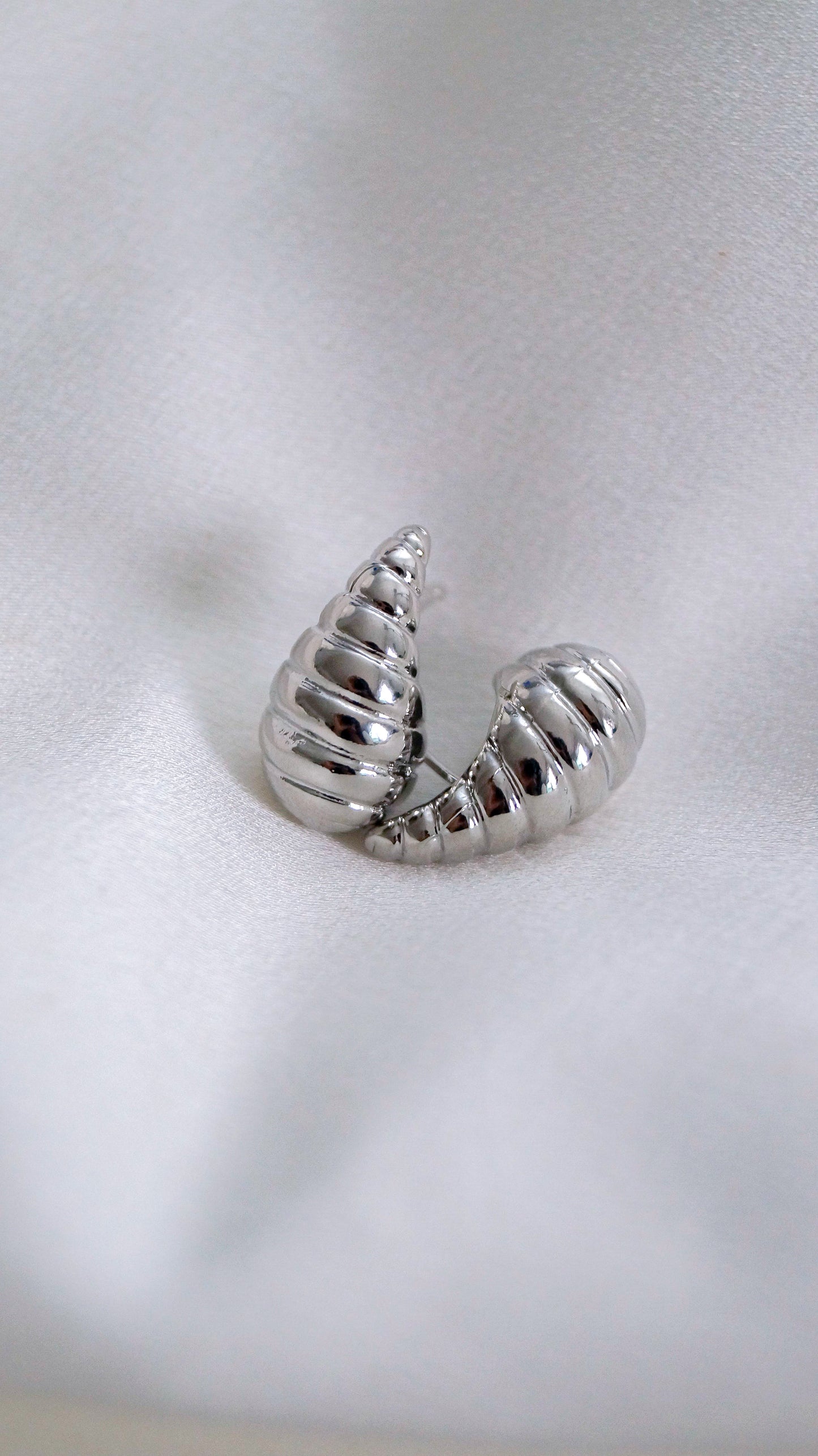 Aretes Estonia minis grabadas plateadas