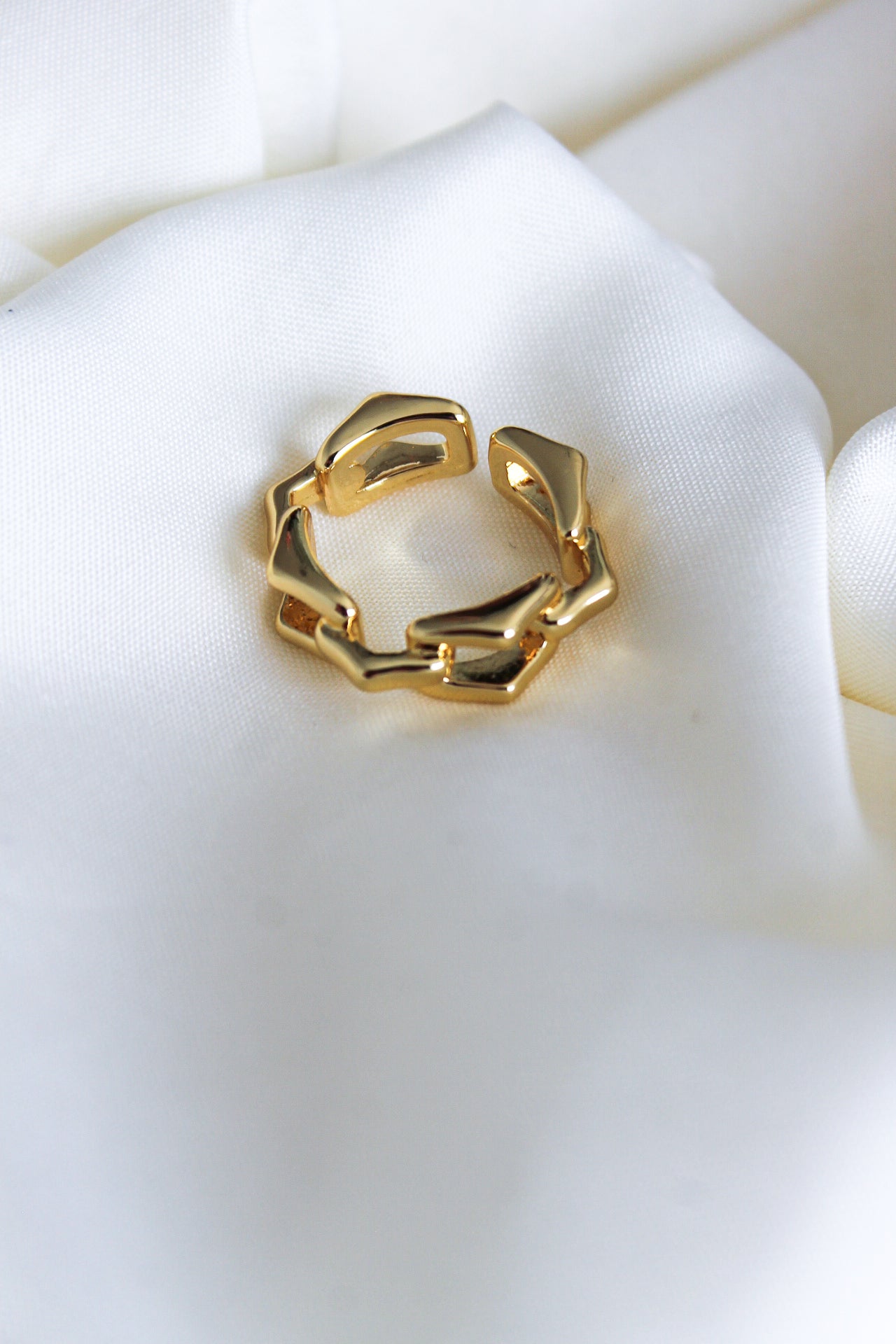 Anillo cadena dorado