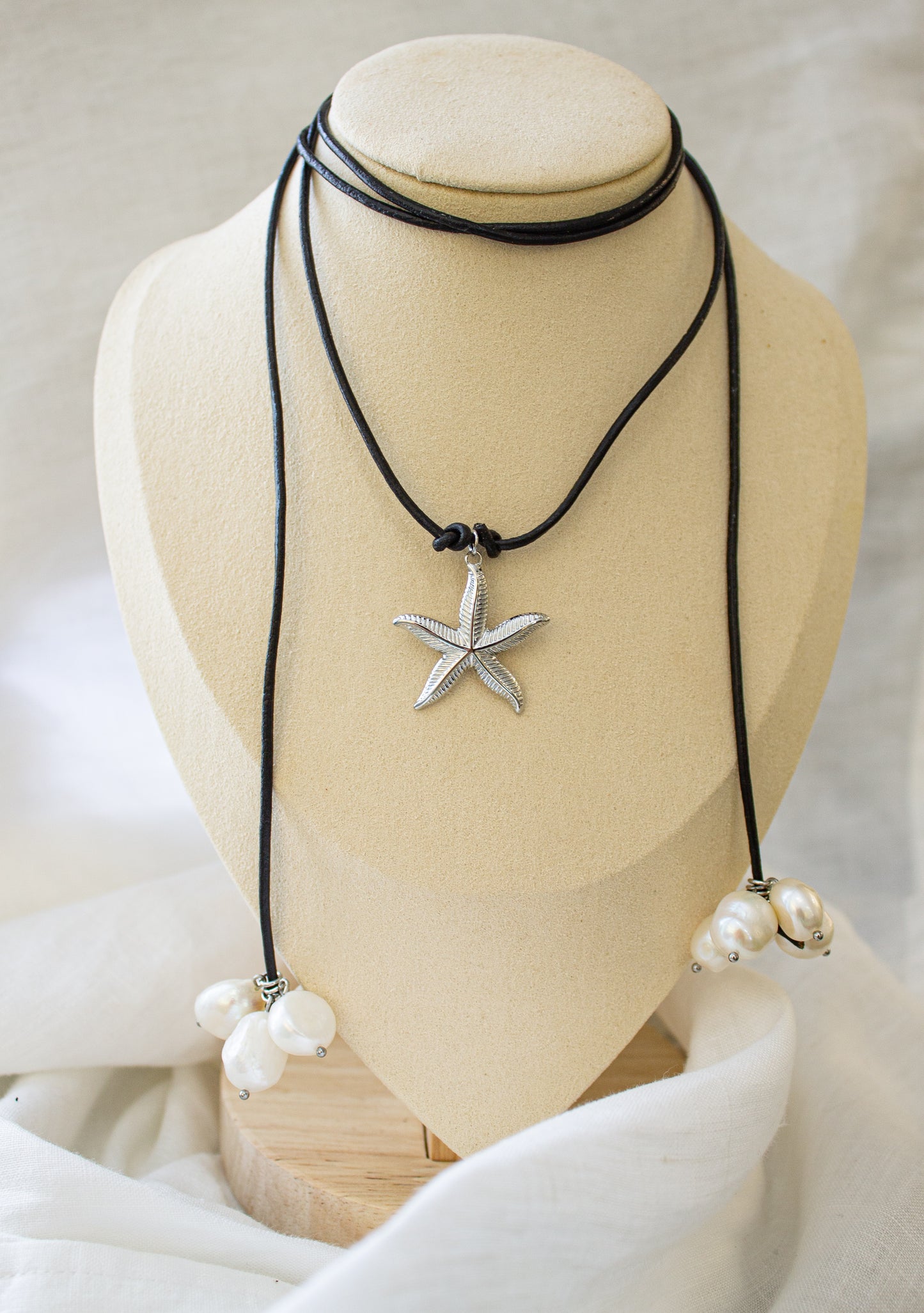 Collar coral