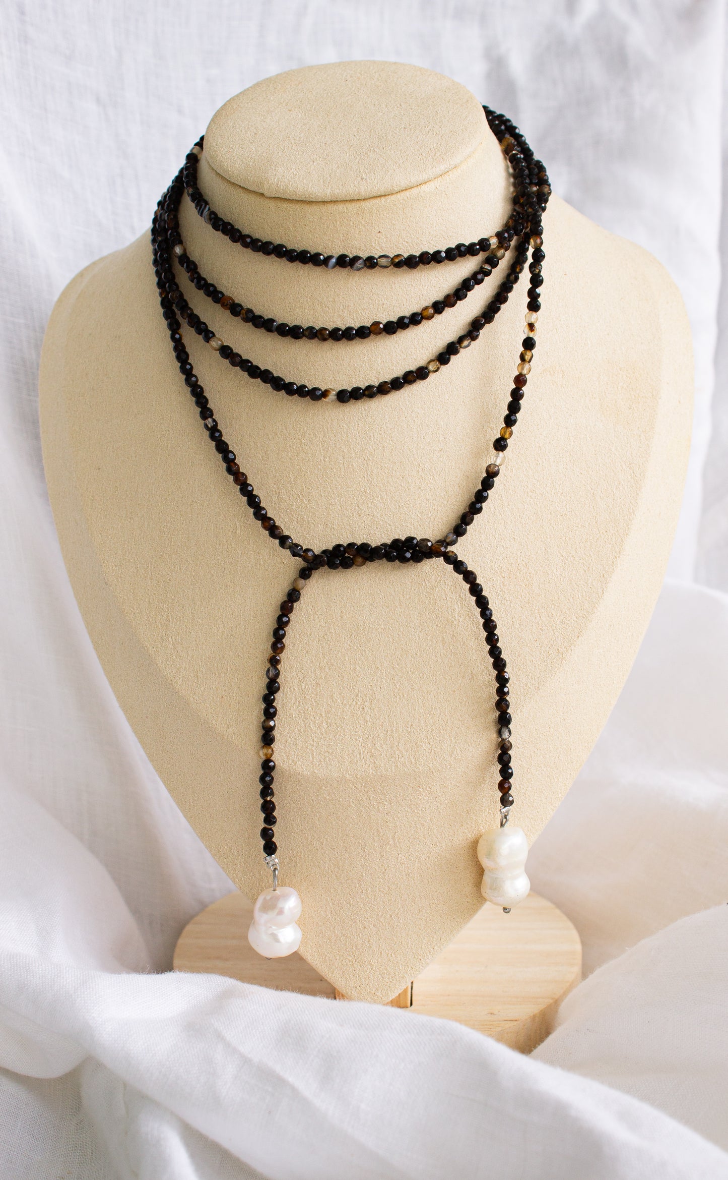 Collar infinito negro