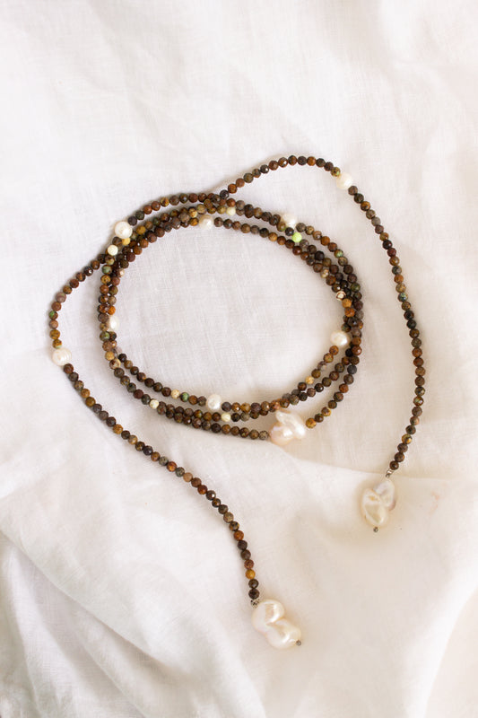 Collar infinito carey con perlas